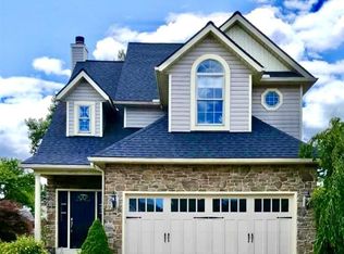 24823 W Northwood Dr, Olmsted Falls, OH 44138