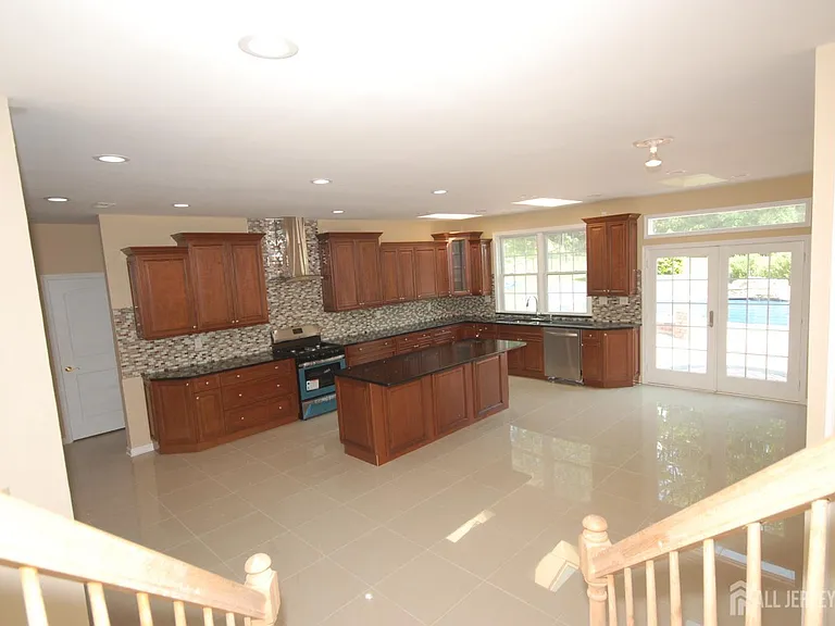 41 Fritz Dr — Photo 13
