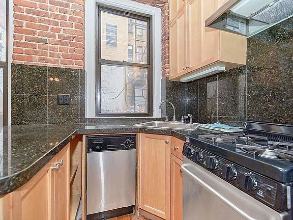 5th image of 260 W 15th St APT 1R