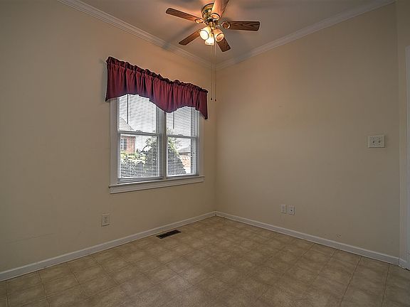 4th image of 109 Keeneland Cir