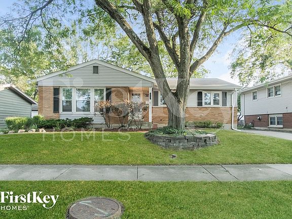 2nd image of 454 Springfield St
