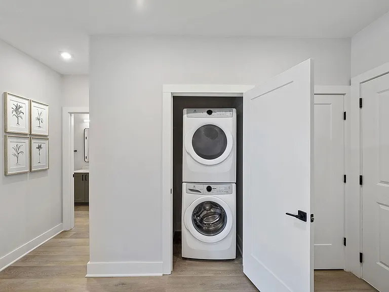 The Henslow Daniel Island Apartments & Townhomes — Photo 36