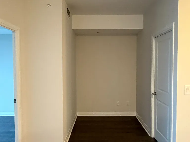 55 Oneida Cres #1101 — Photo 10