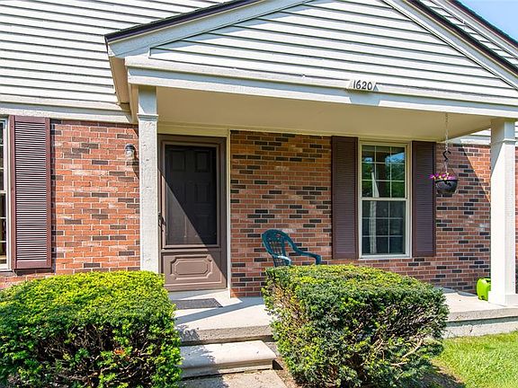 4th image of 1620 Wimbledon Dr #1