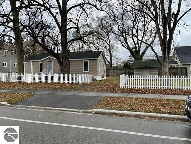 1st image of 710 S Barlow St