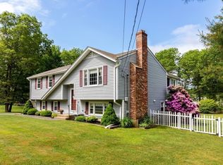 29 Worrall Rd, Plymouth, MA 02360