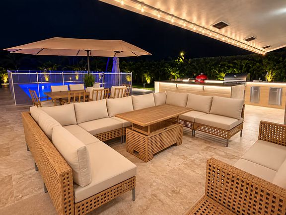 Outdoor entertaining and relaxing space