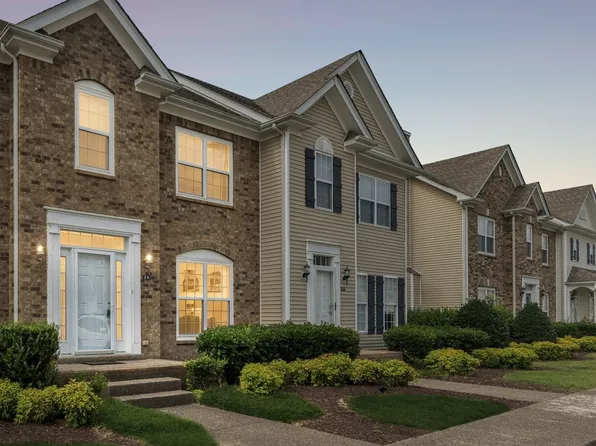 2271 Dewey Dr APT J4, Spring Hill, TN 37174