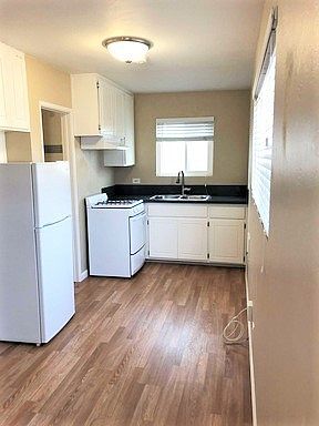1st image of 3020 Oliphant St APT E