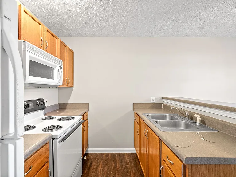 Robb Avenue-765 (x14) — Photo 14