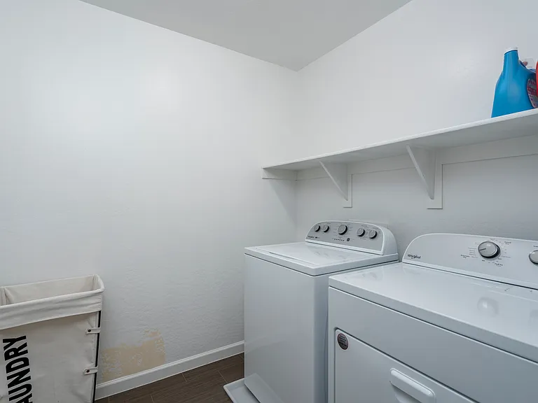 1642 N Cameron St — Photo 20