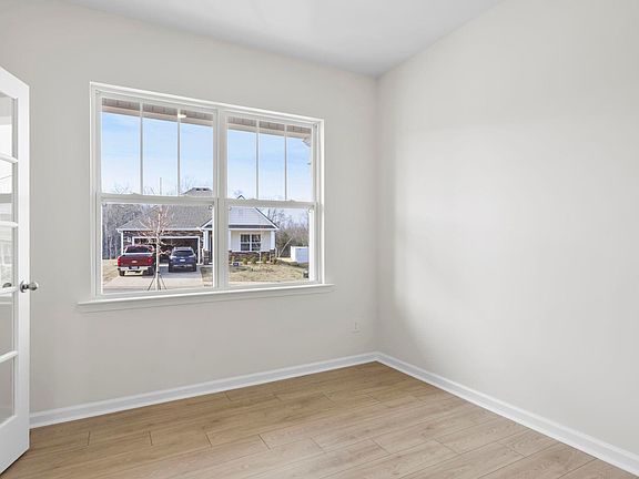 4th image of 758 Marblewood St