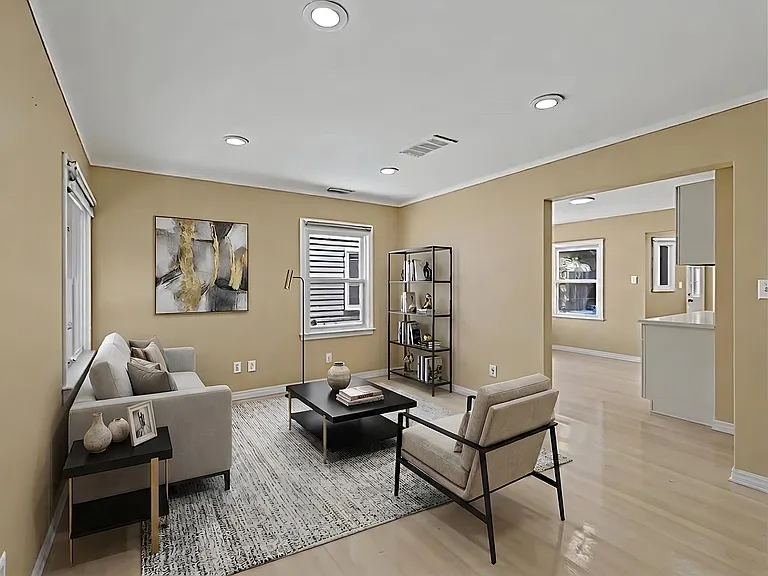 21106 Atlantic Ave — Photo 3
