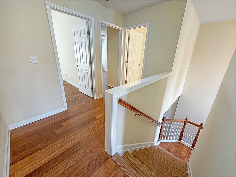 2380 Fairlie Dr — Photo 12