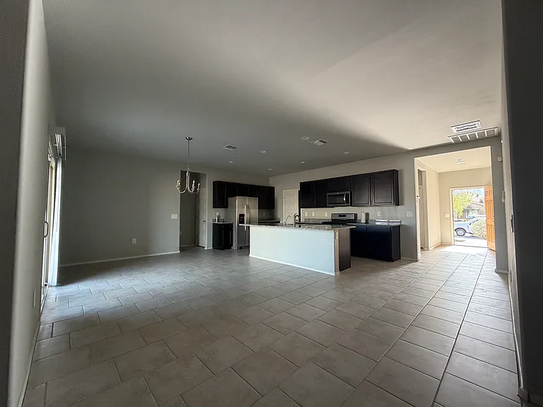 6853 S Portugal Ave — Photo 12