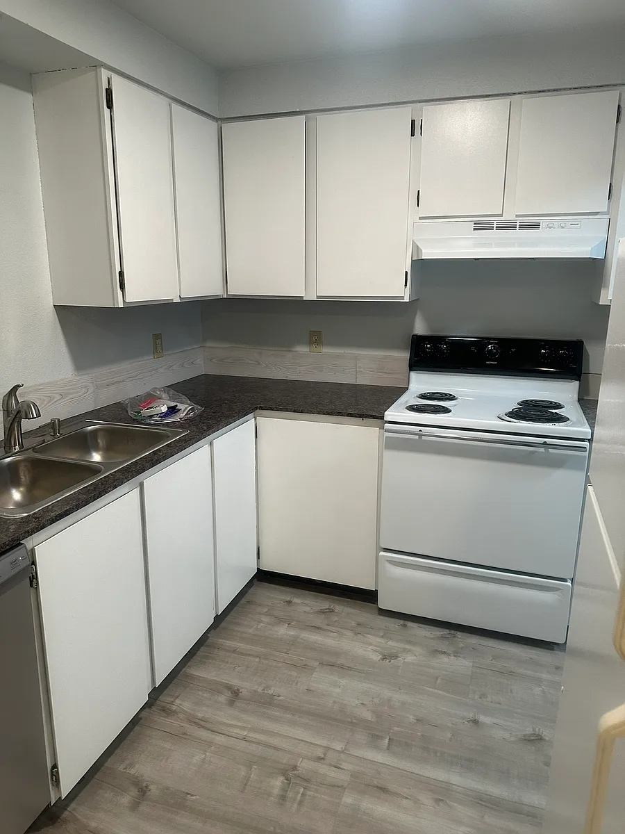 Building Photo - 1520 W Clark St #D