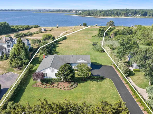 50 Sunset Ave, Westhampton Beach, NY 11942