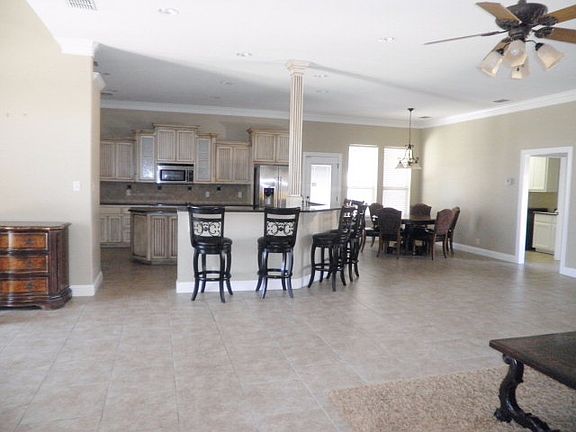 4th image of 1202 Breckenridge Ct