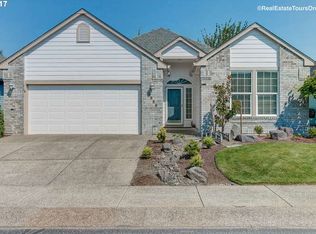 1944 NE Harewood Pl, Hillsboro, OR