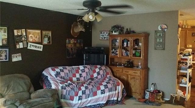 2nd image of 808 Thedford Rd