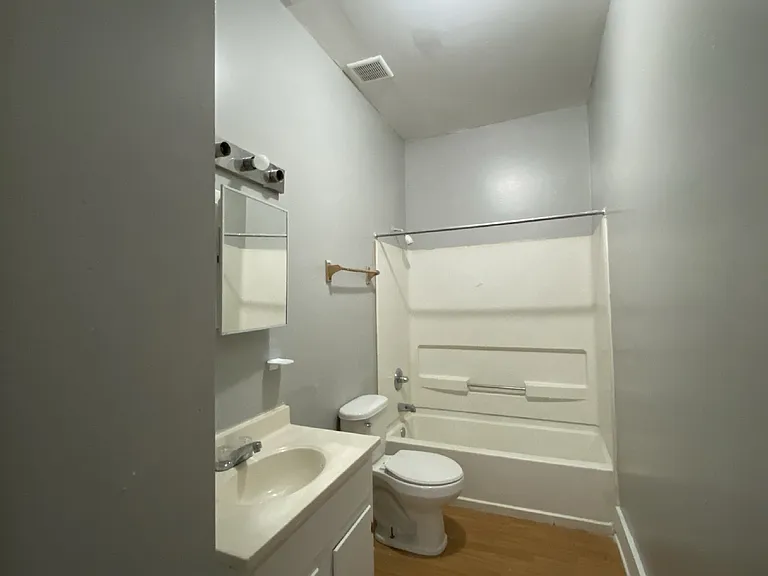 1060 Delmar Ave — Photo 3