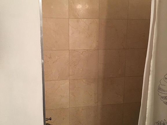 4th image of 5342 N Winthrop Ave APT 2E