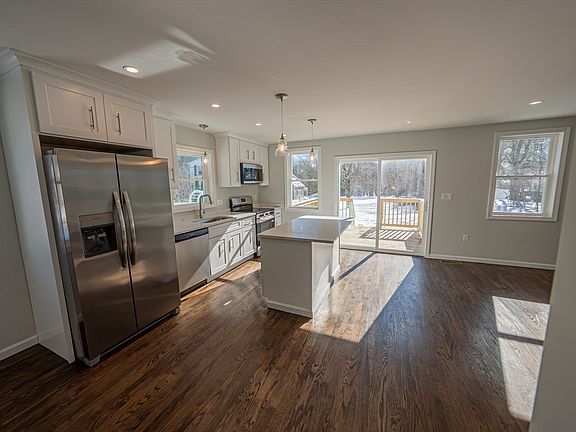 4th image of 21 Liberty Ct