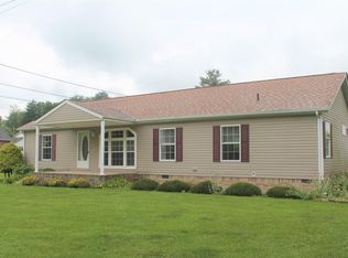 110 Park Dr, Narrows, VA 24124