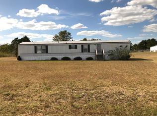 205 S Pointe Dr, Mount Olive, NC 28365