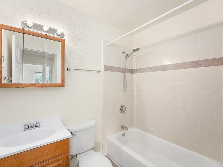 618 Oak Ave #A — Photo 4