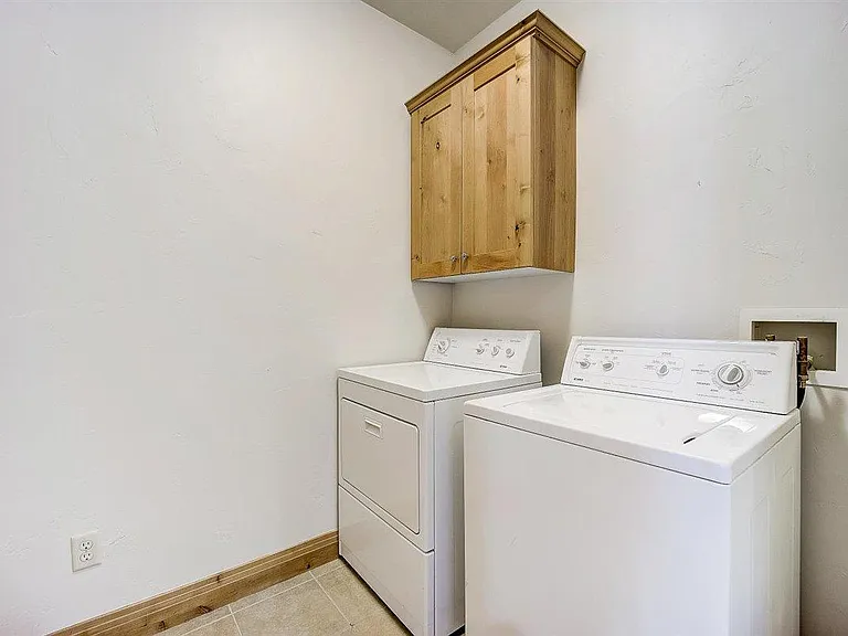 Laundry room (upstairs)