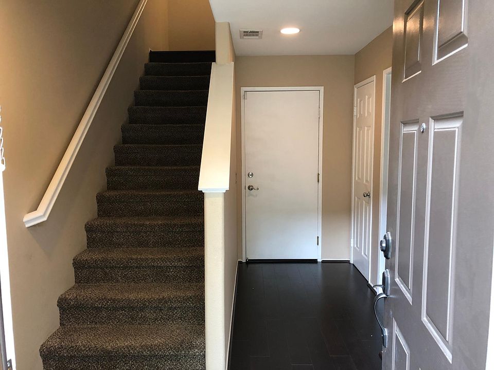 1st Floor Entry Way