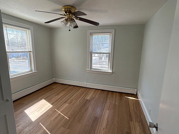 4th image of 271 Woonasquatucket Ave APT 1