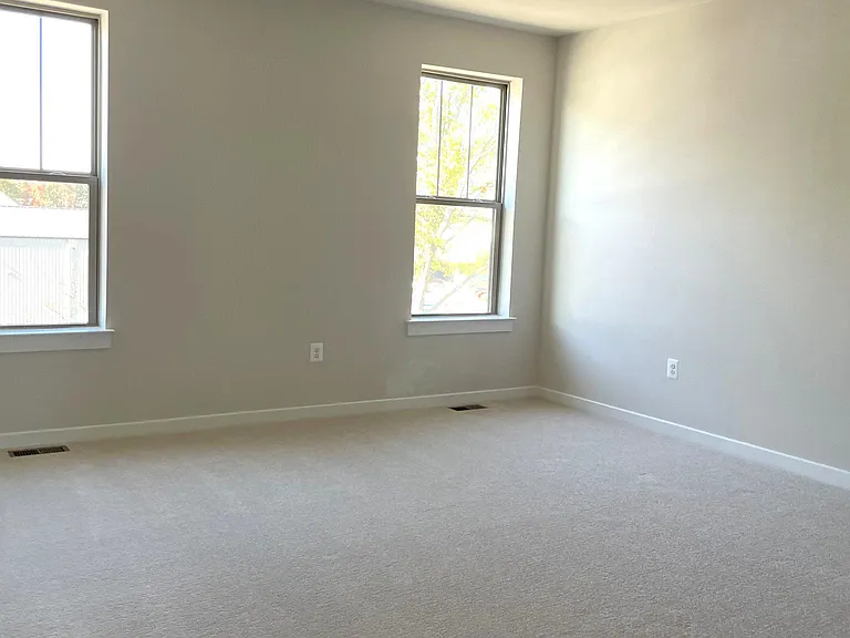 223 B Park Central Ter — Photo 25