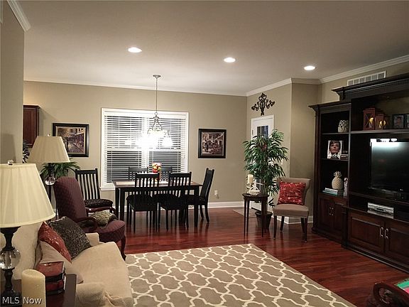 3rd image of 221 Eldorado Dr #22