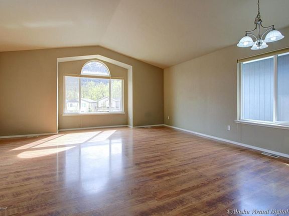 3rd image of 20231 Glacier Park Cir