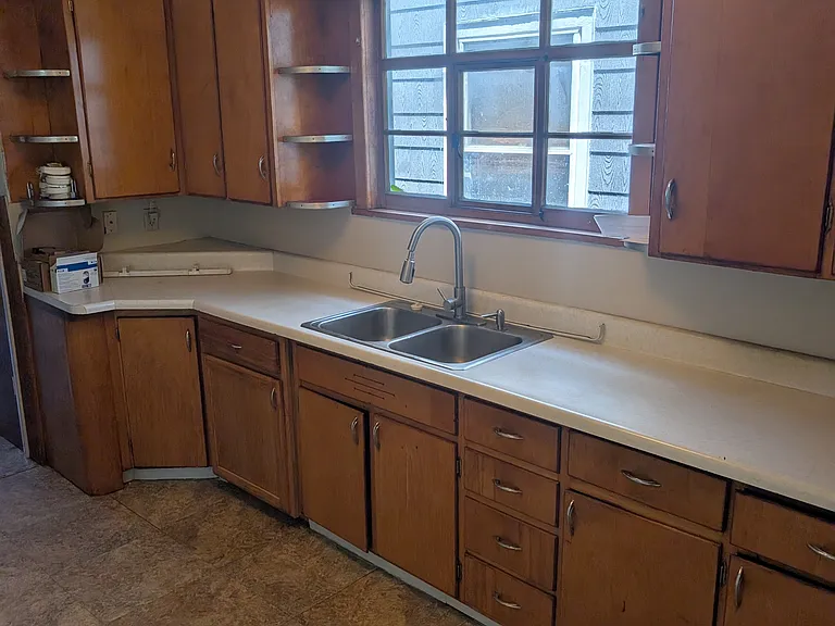 1417 Lynn St — Photo 3