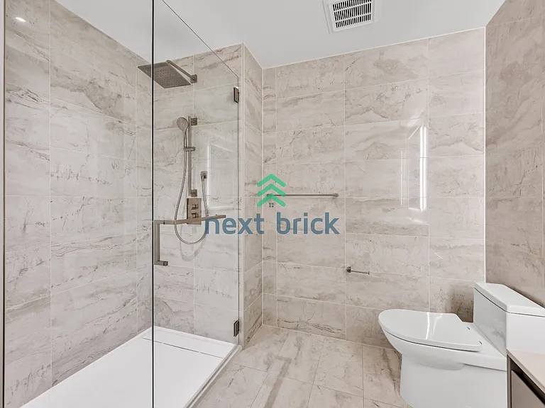 889 Avenue Sq NE #303 — Photo 7