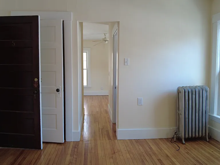 12 E Main St #5 — Photo 4