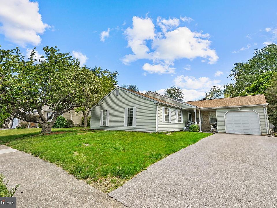 1st image of 138 Huntley Dr