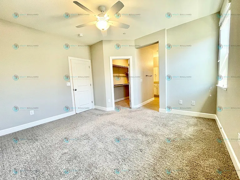 1815 Dark Horse Rd #B — Photo 30