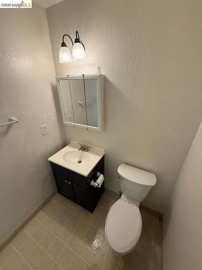 5 bed, 3.0 bath, 2080 sqft, $2,000 — Photo 4