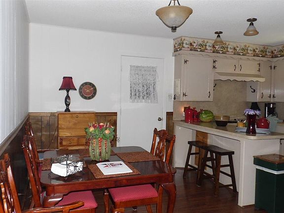 3rd image of 308 Kathleen Dr