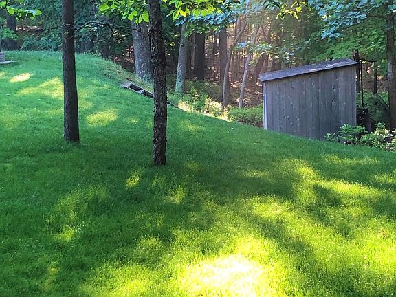 3rd image of 56 Woods Ln