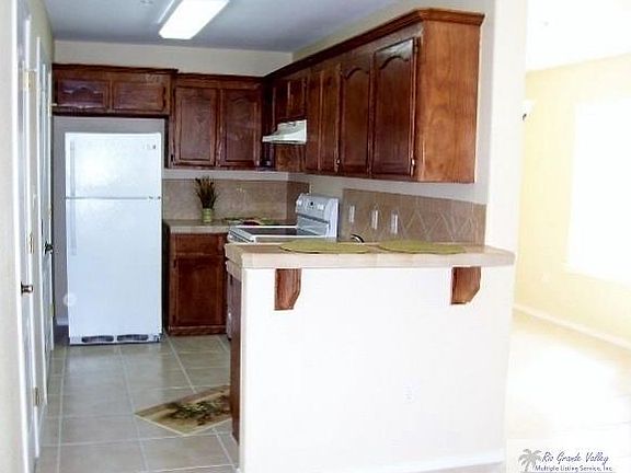 3rd image of 504 Stone Dr