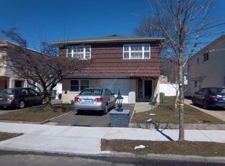 29 Signs Rd, Staten Island, NY 10314