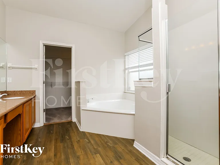 14425 N Greater Hills Blvd — Photo 10