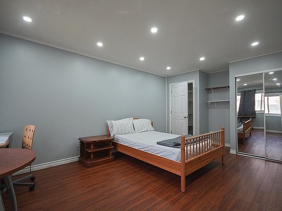 4th image of 121 University Ave E #64