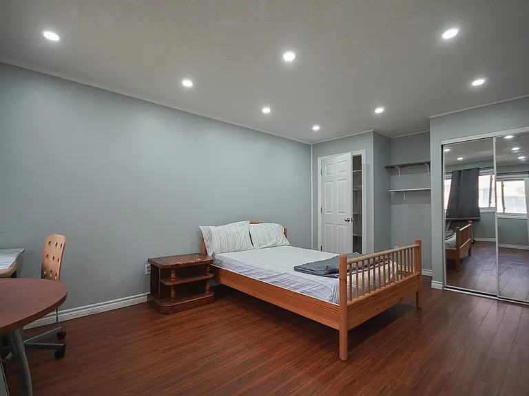 121 University Ave E #64 — Photo 4