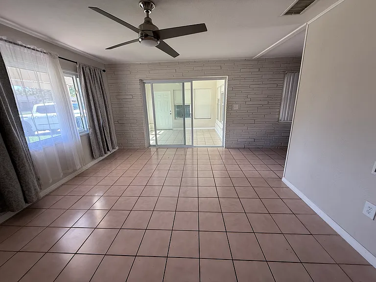 3550 Kingston St N — Photo 10